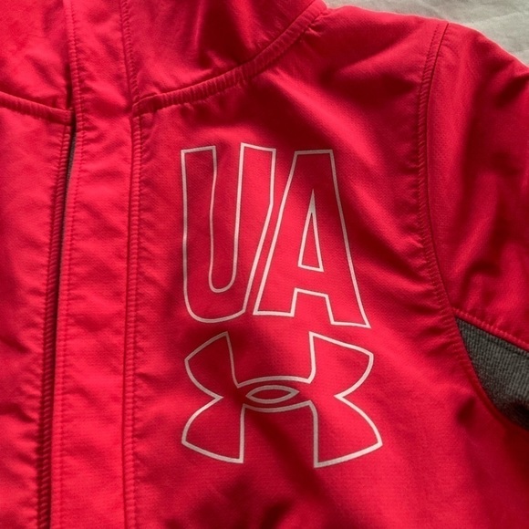 Under ARMOUR kids pink and grey fleece jacket. Size 16.5” pit to pit - Picture 4 of 6